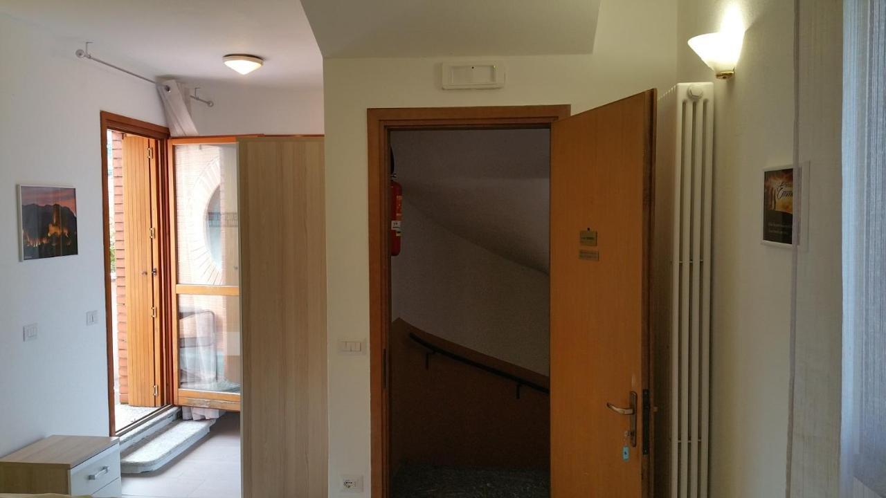 Ostello Casa Emmaus Maccagno Экстерьер фото
